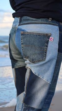 Upcycled jeans broek, achterkant